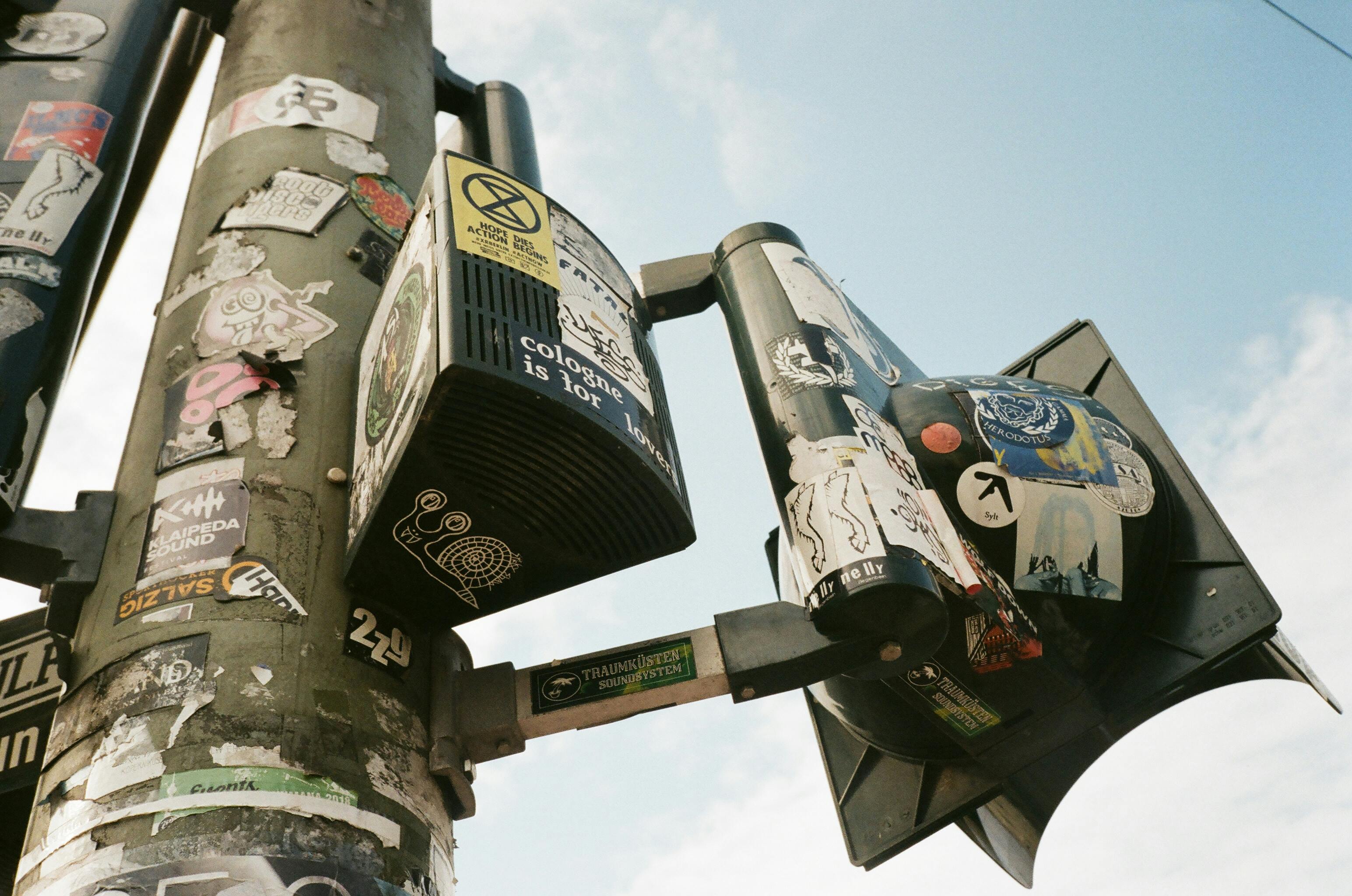 Pole Sticker