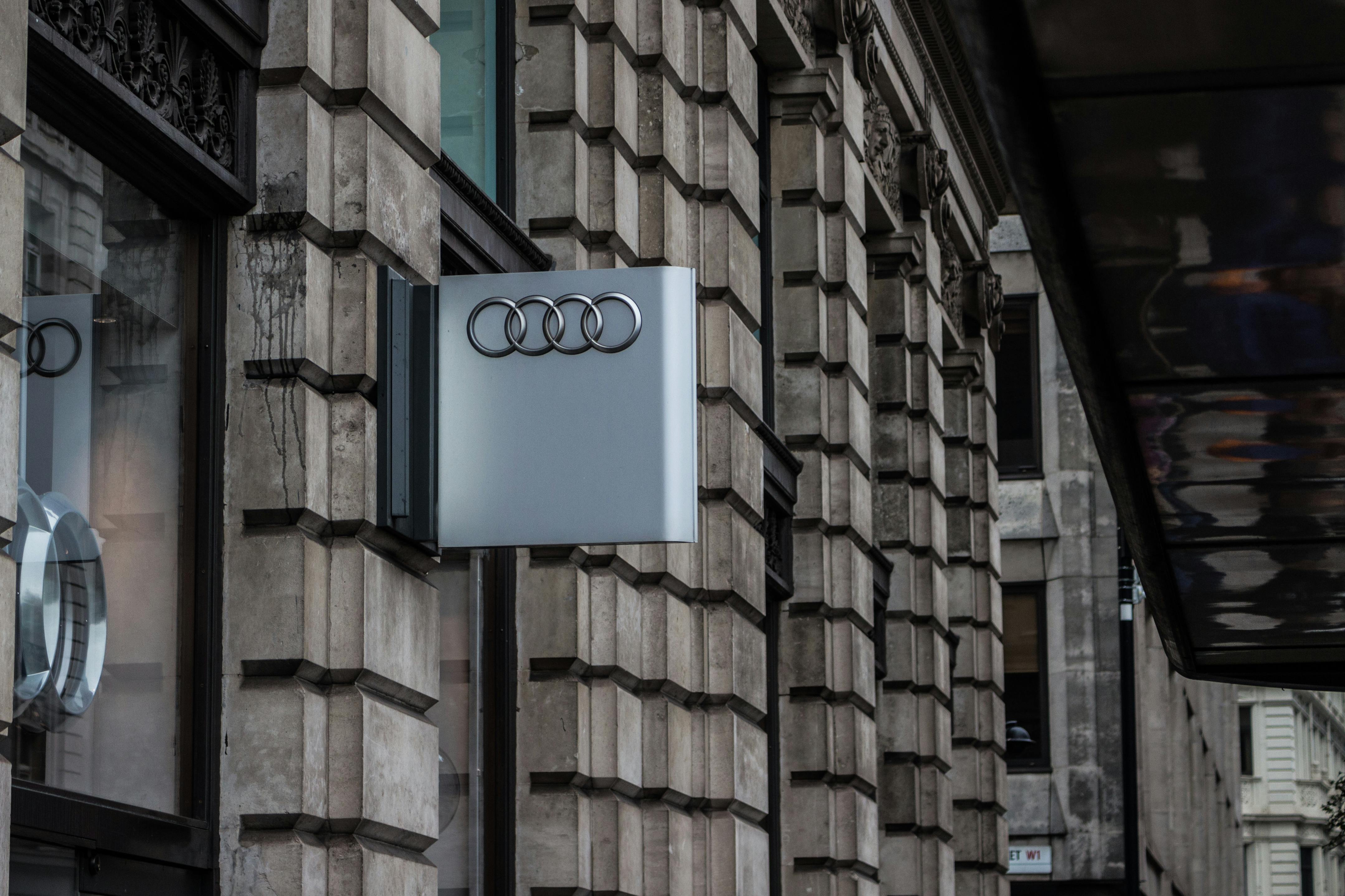 Logo Sign